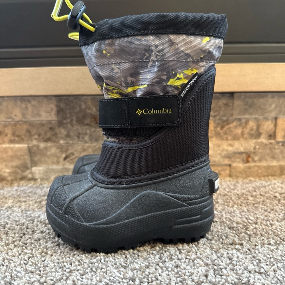 Columbia Toddler Boy Size 6 Black Gray Yellow Snow Winter Boots